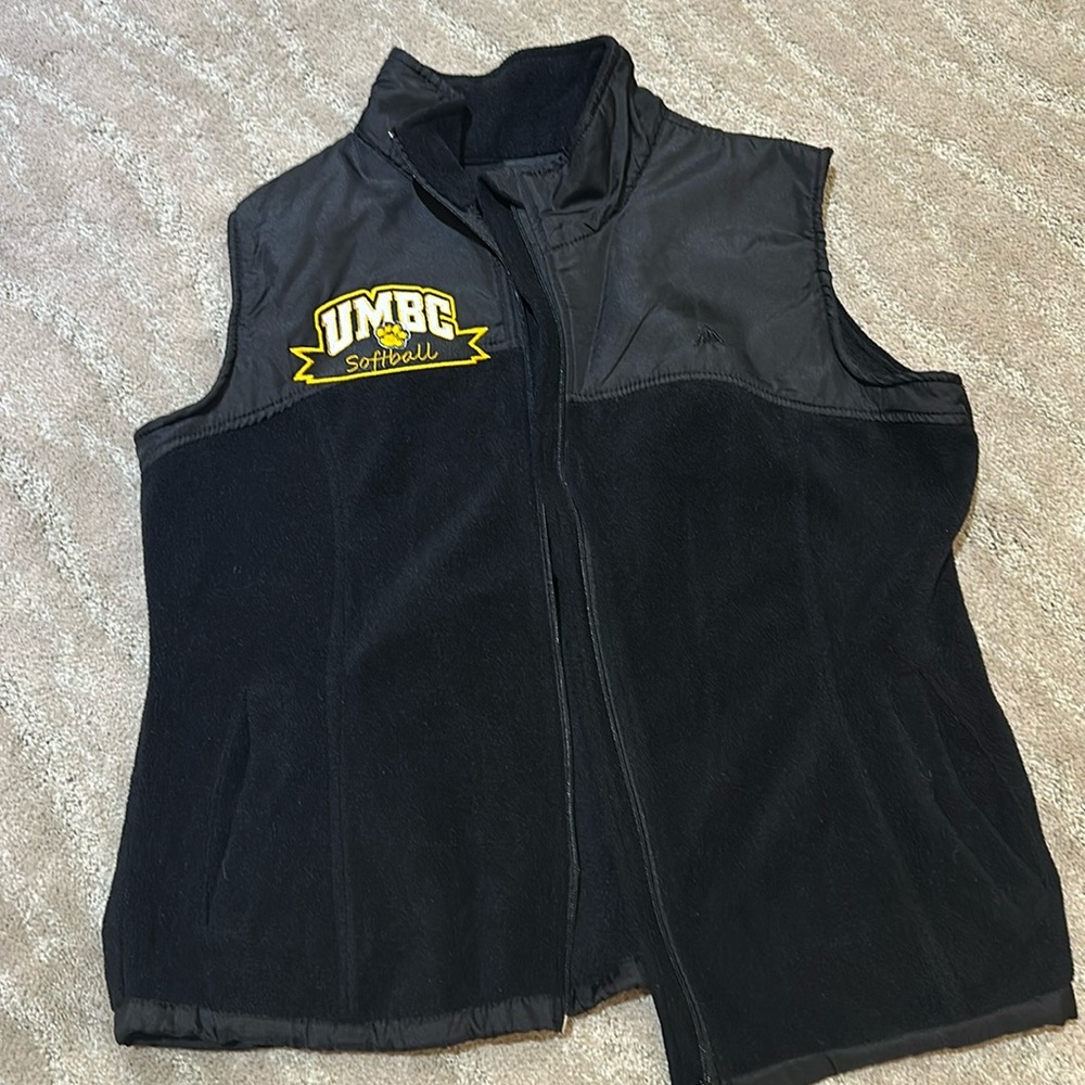 Black UMBC softball fleece vest size xlp